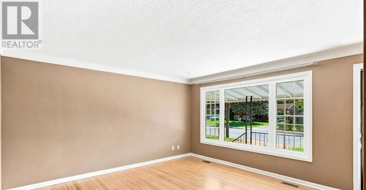 6521 Caledonia Street, Niagara Falls, ON, L2G 5A6 - 7