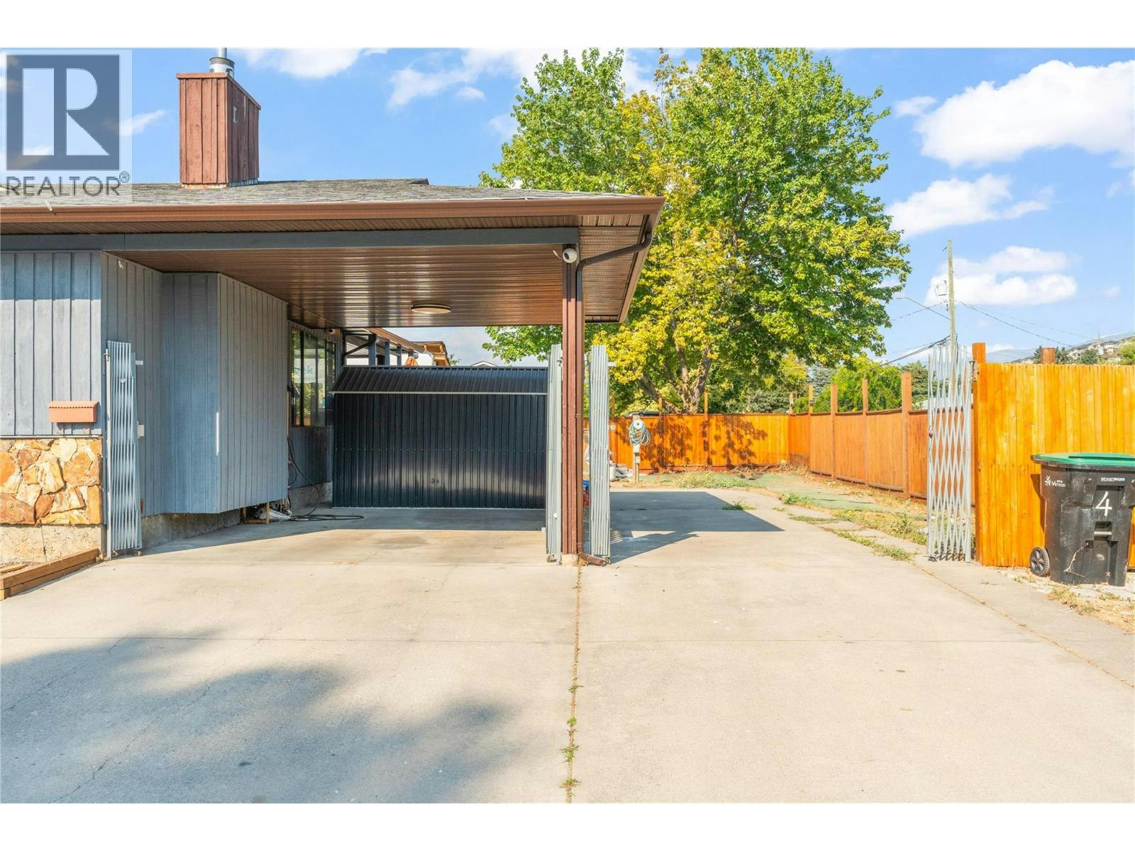 5503 South Vernon Court, Vernon, BC, V1T 8N6 - 3