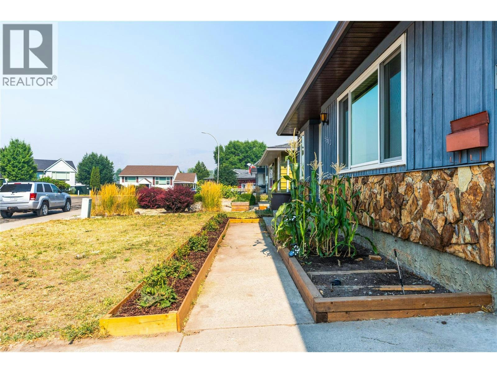 5503 South Vernon Court, Vernon, BC, V1T 8N6 - 27