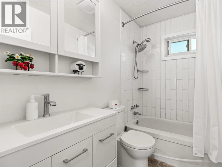 5503 South Vernon Court, Vernon, BC, V1T 8N6 - 19
