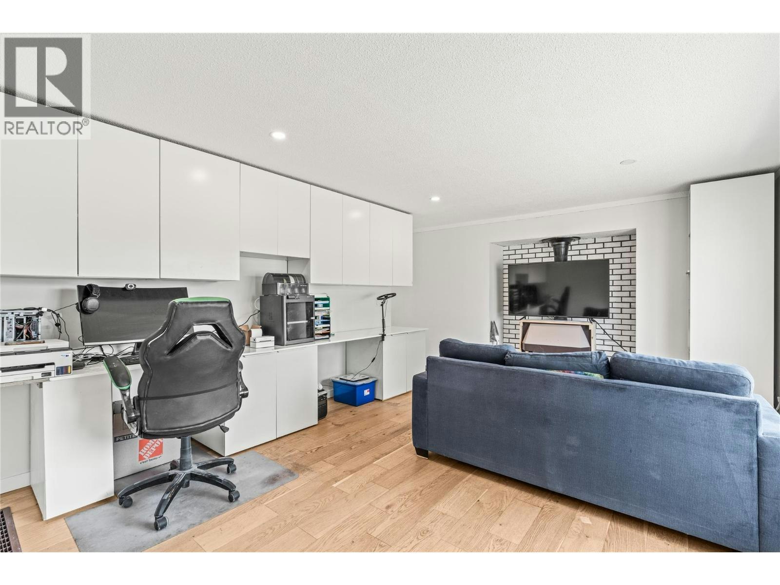 5503 South Vernon Court - 3