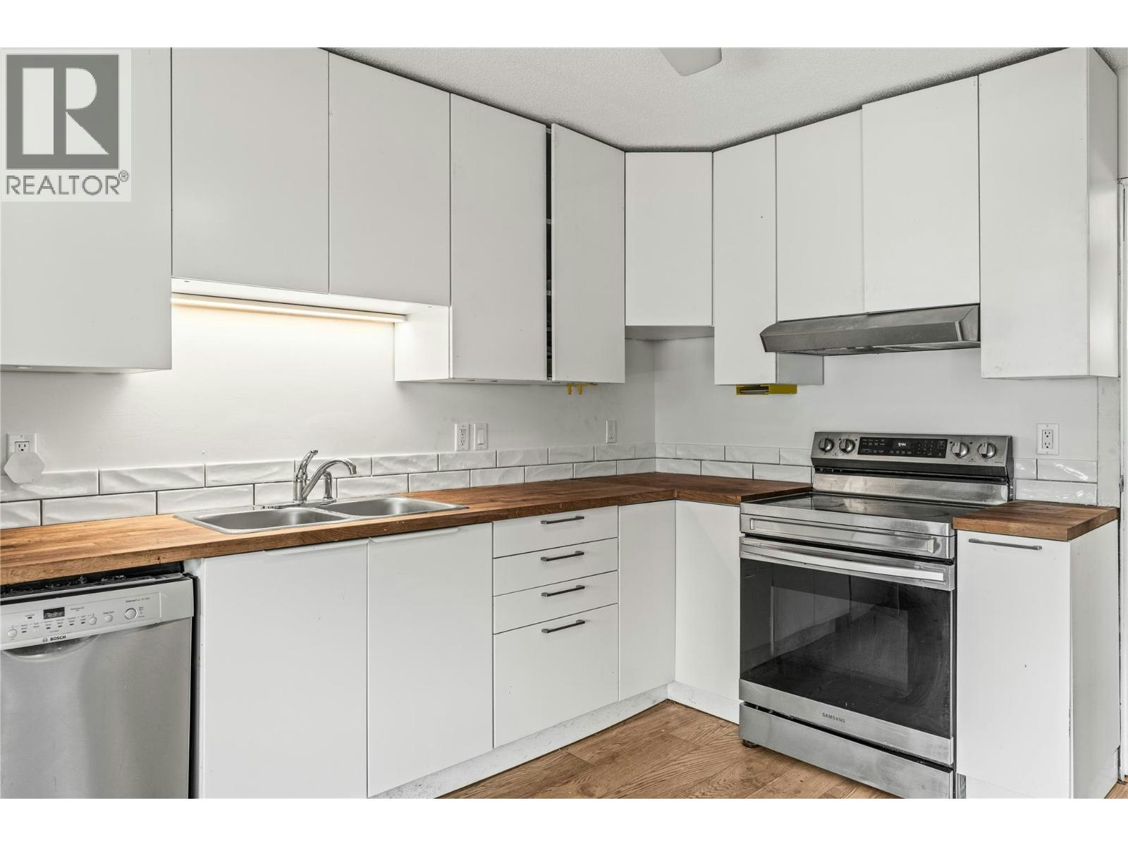 5503 South Vernon Court, Vernon, BC, V1T 8N6 - 11
