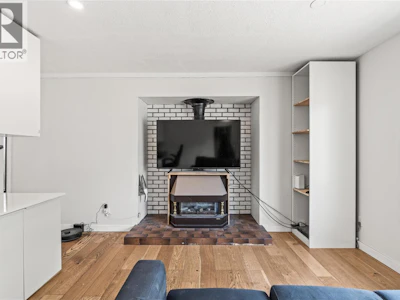 5503 South Vernon Court - 4
