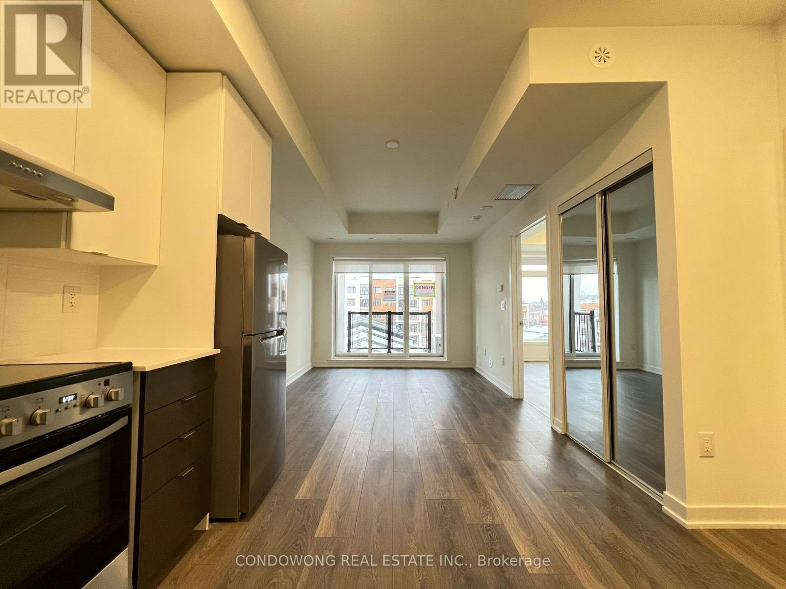 507-165 Canon Jackson Drive, Toronto, ON, M6M 0C4