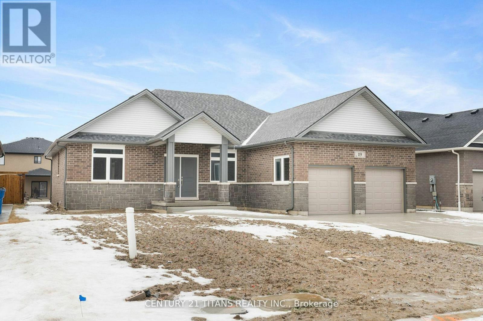 19 Tracy Drive, Chatham-Kent, ON, N7M 6G2 - 2