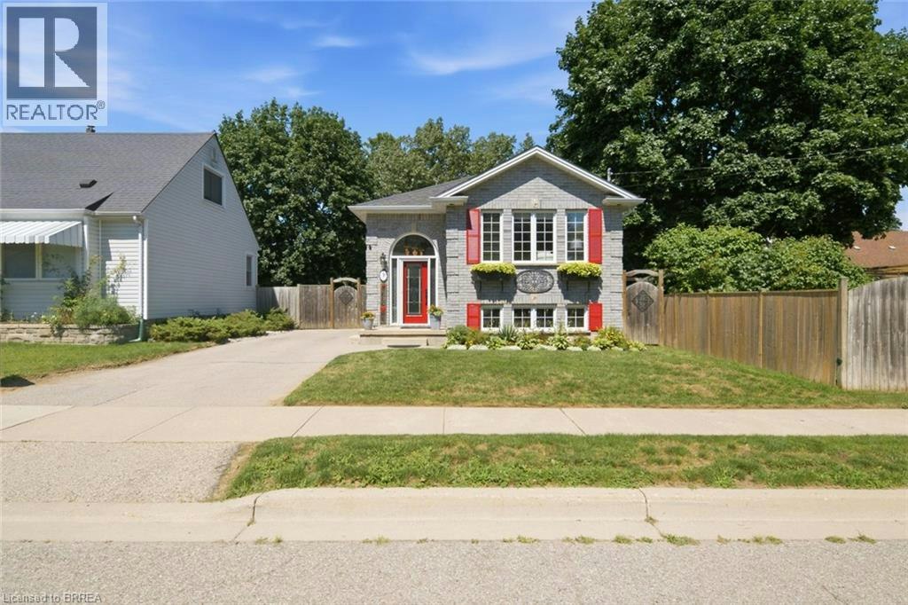 3 Wood Street, Brantford, ON, N3R 2K4
