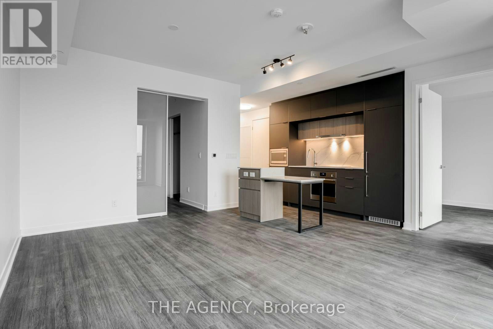1204-185 Alberta Avenue, Toronto, ON, M6C 1C5 - 2