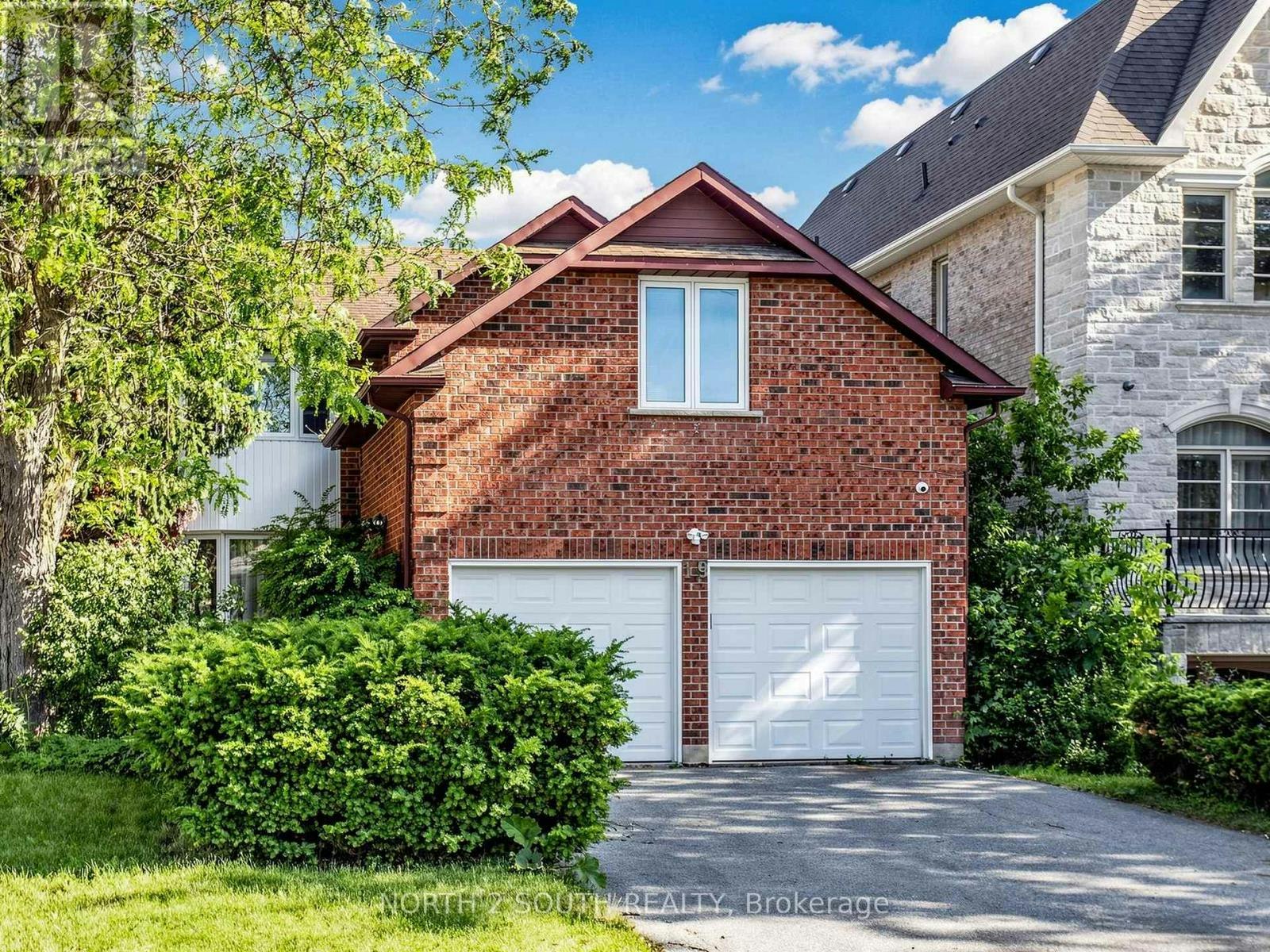 19 Roosevelt Drive, Richmond Hill, ON, L4C 6V1
