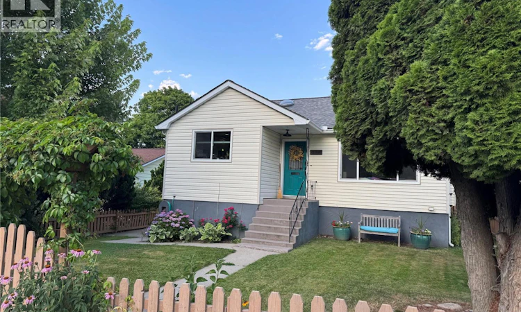612 Second Street
