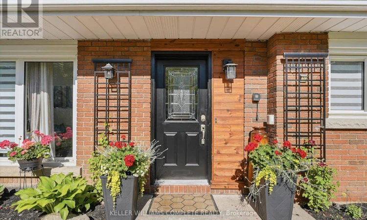 3255 Prior Crescent