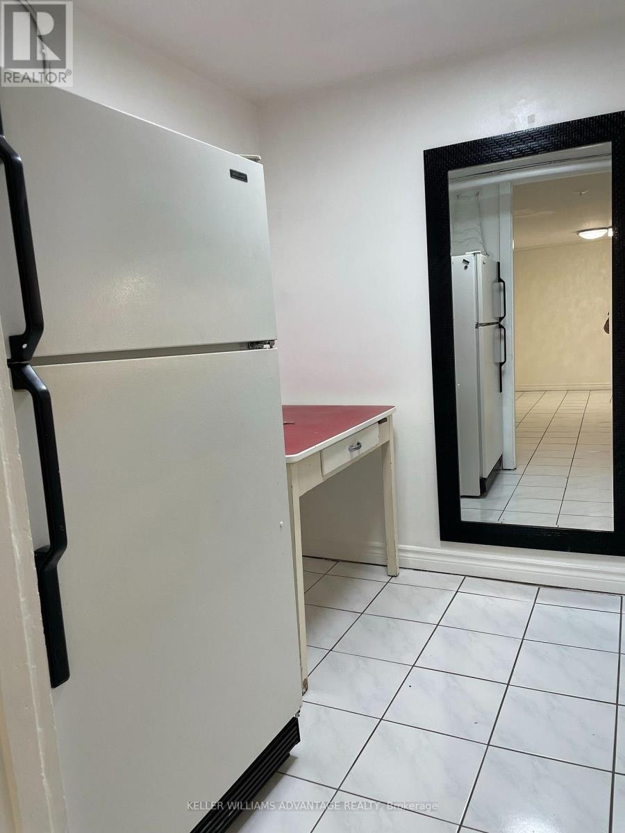 BASEMENT-347 Walmer Road, Toronto, ON, M5R 2Y3 - 8