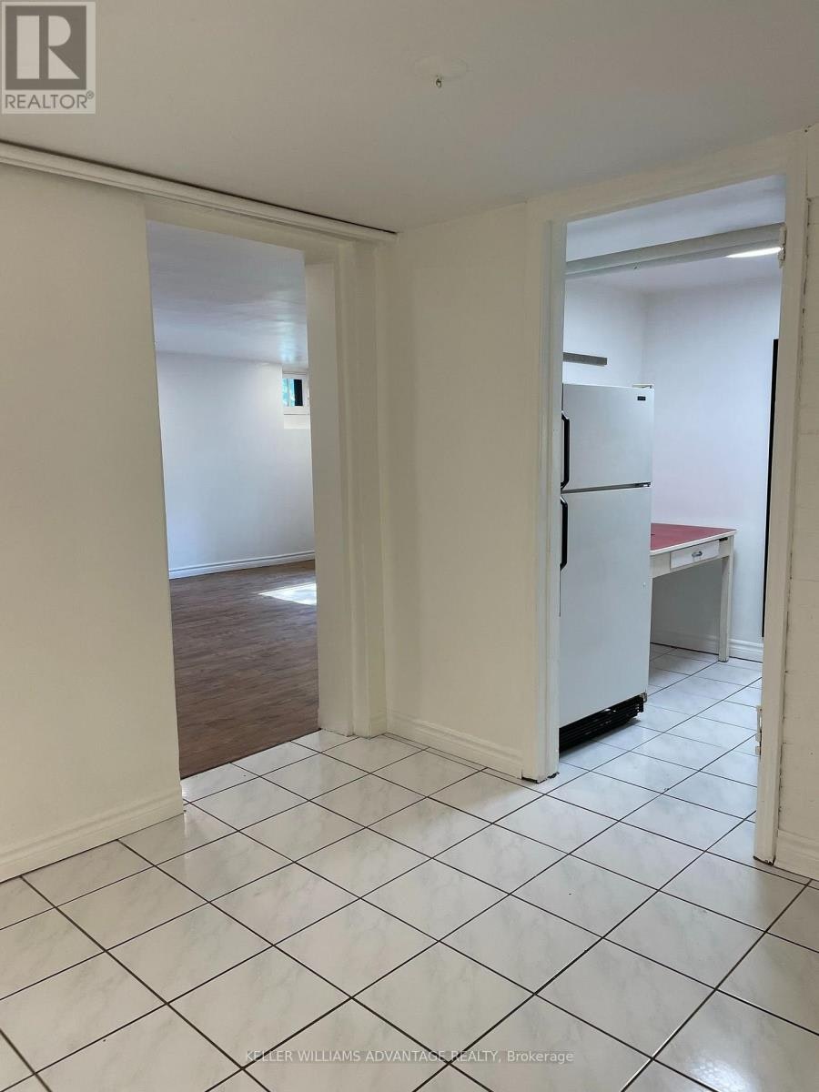 BASEMENT-347 Walmer Road, Toronto, ON, M5R 2Y3 - 18