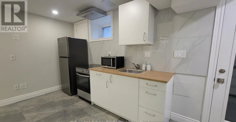 LOWER LEVEL-623 Dupont Street, Toronto, ON, M6G 1Z3 - 18