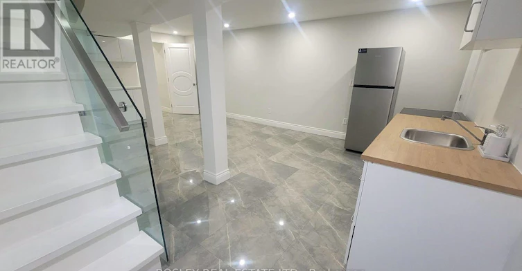 LOWER LEVEL-623 Dupont Street, Toronto, ON, M6G 1Z3 - 9