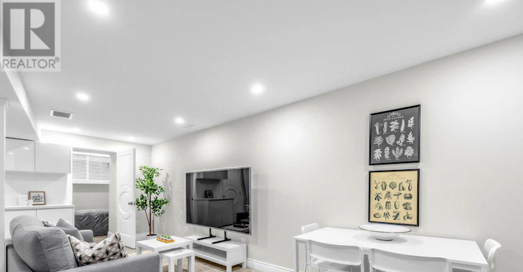LOWER LEVEL-623 Dupont Street, Toronto, ON, M6G 1Z3 - 11