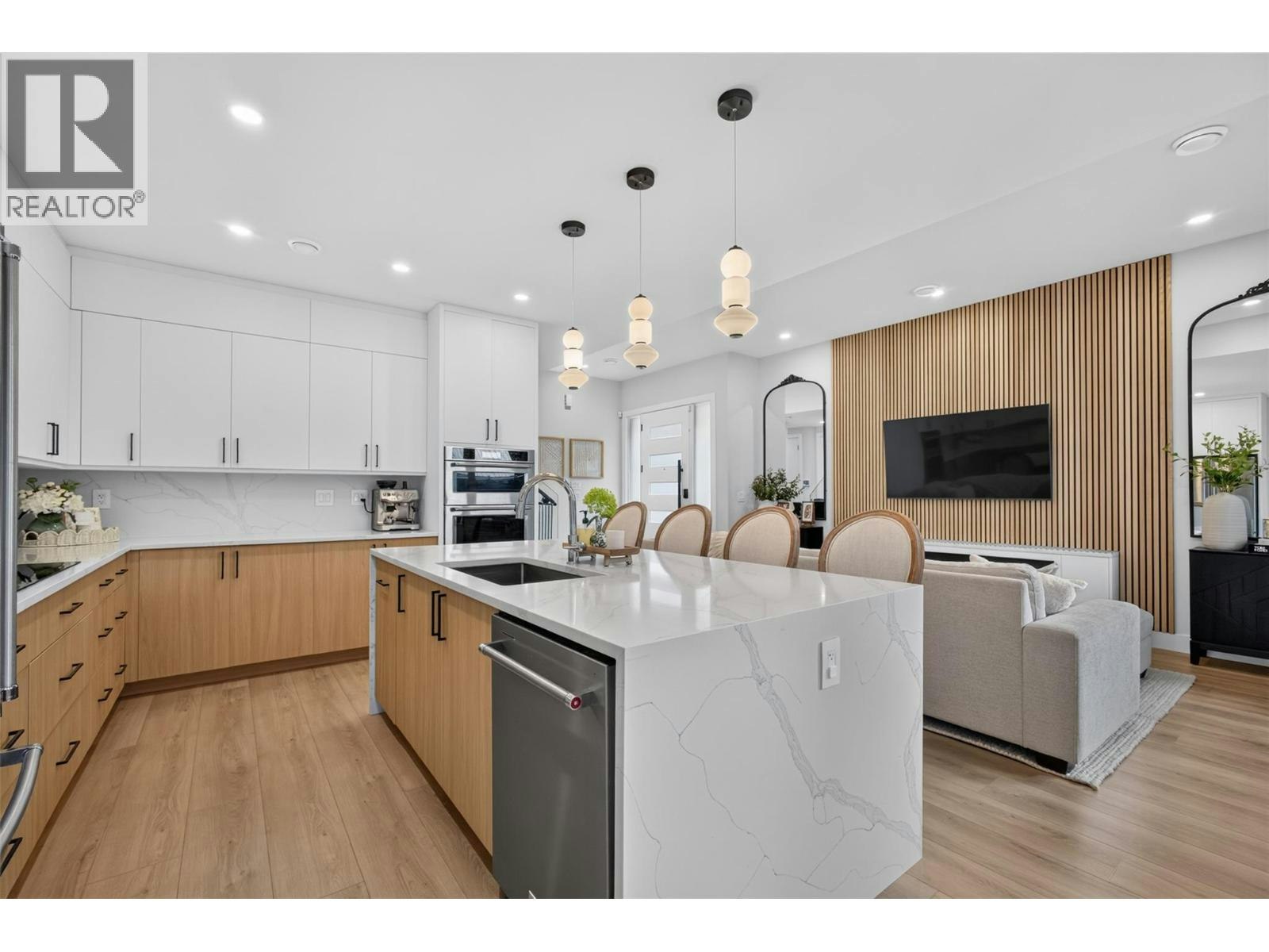 707 Raymer Road, Kelowna, BC, V1W 1H6