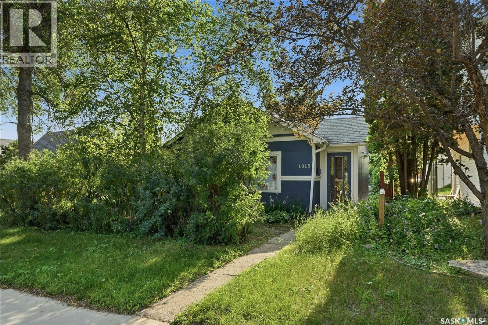 1015 J Avenue N, Saskatoon, SK, S7L 2L3