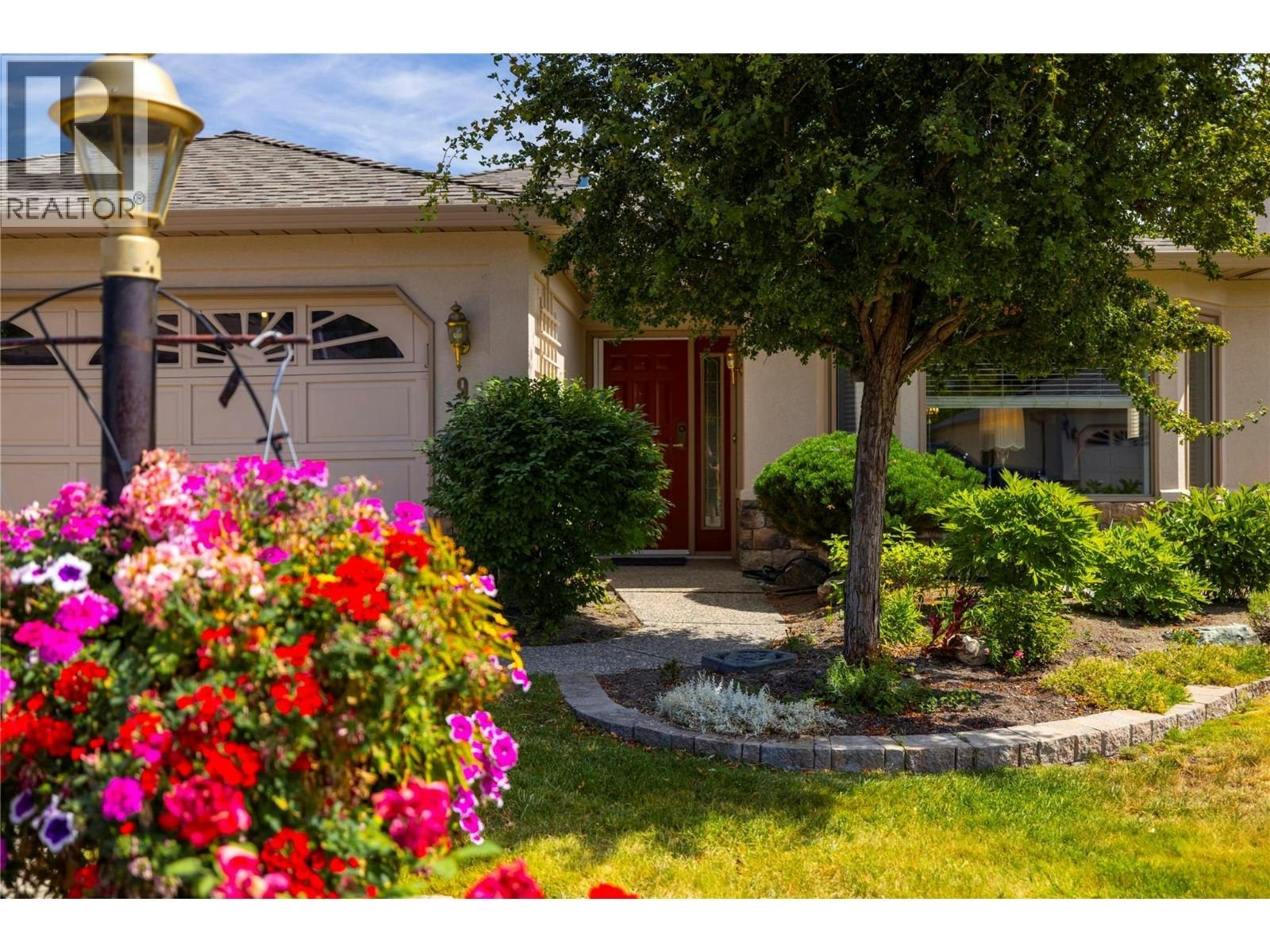 9-595 Yates Road, Kelowna, BC, V1V 1P8
