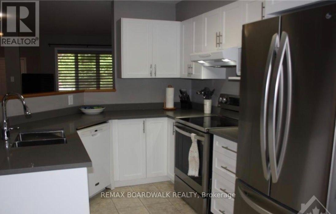 509 Lawler Crescent, Ottawa, ON, K4A 3Y5 - 3