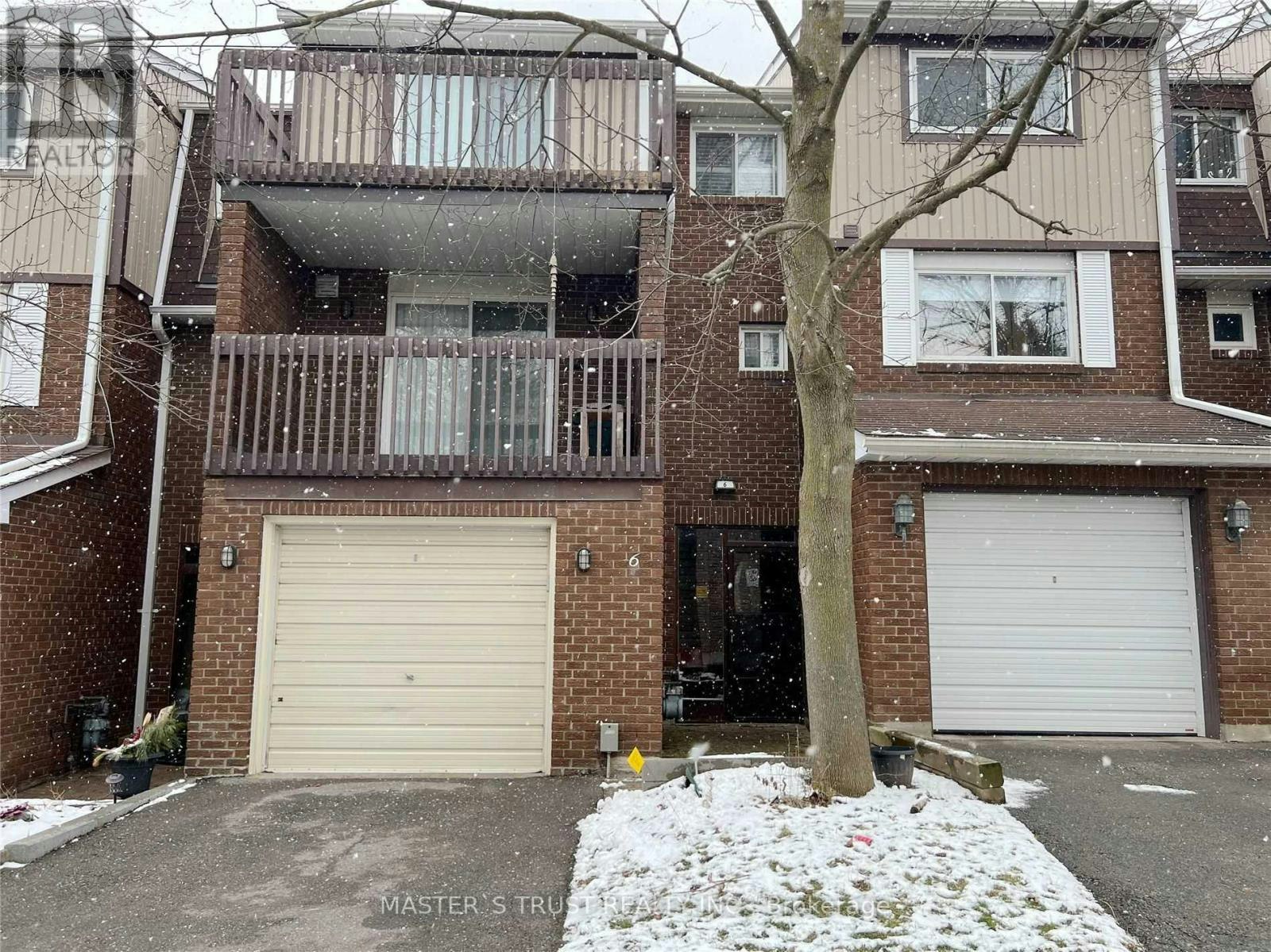 6 Dunkeld Way, Markham, ON, L3T 4Y9
