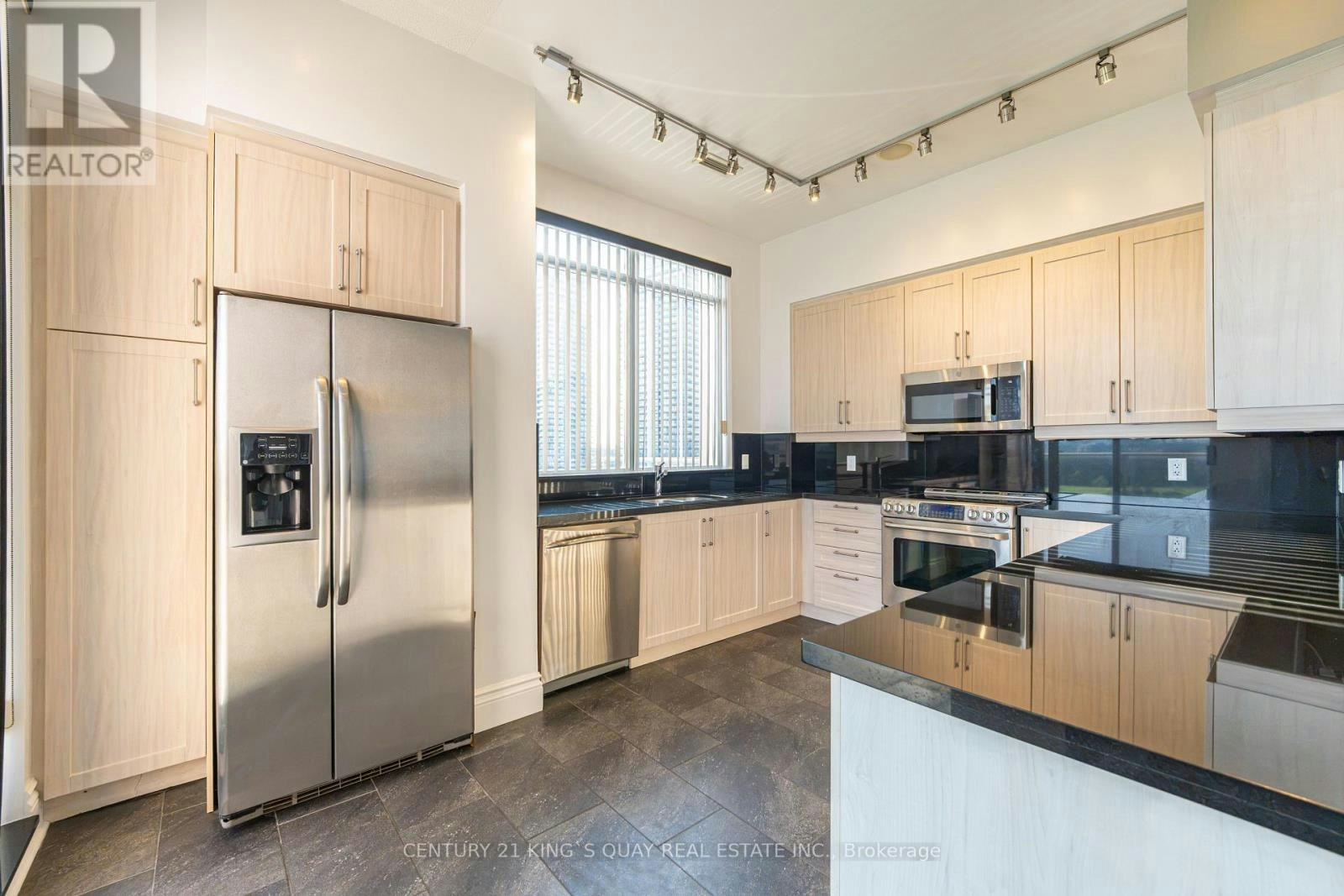UPH 10-37 Galleria Parkway, Markham, ON, L3T 0A5 - 15