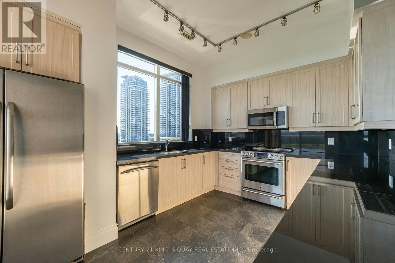 UPH 10-37 Galleria Parkway, Markham, ON, L3T 0A5 - 18