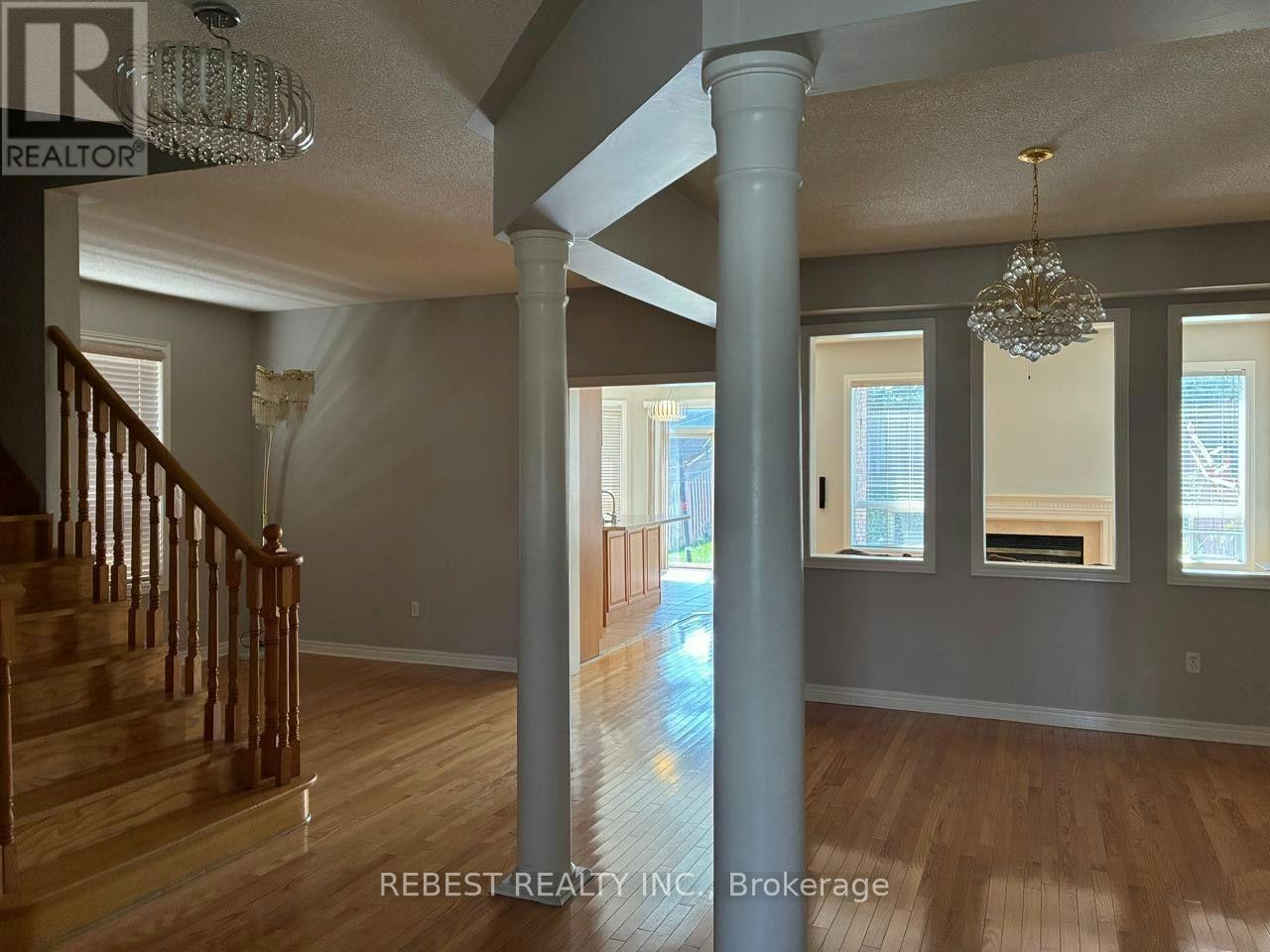 18 Village Lake Crescent, Brampton, ON, L6S 6K2 - 6
