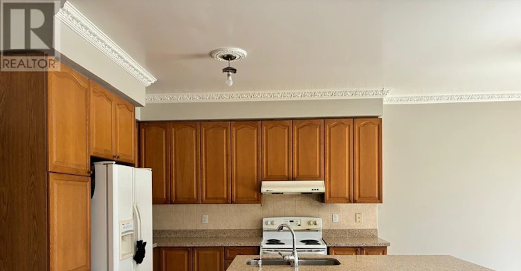 18 Village Lake Crescent, Brampton, ON, L6S 6K2 - 3