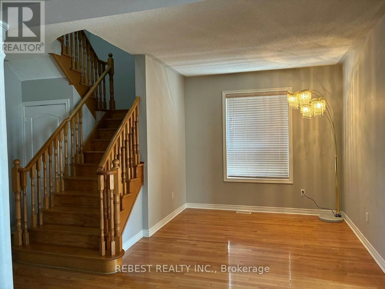 18 Village Lake Crescent, Brampton, ON, L6S 6K2 - 7