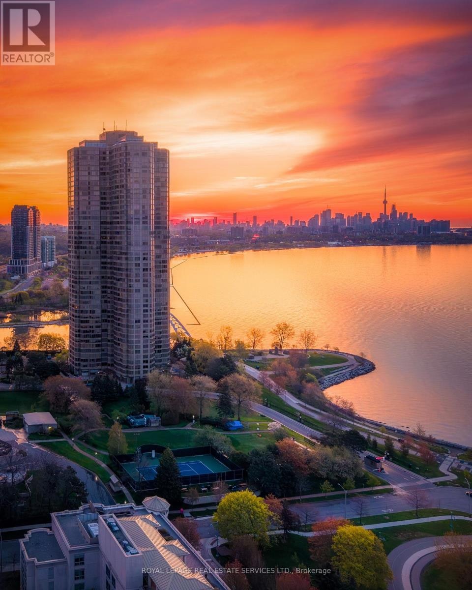 2812-1 Palace Pier Court, Toronto, ON, M8V 3W9