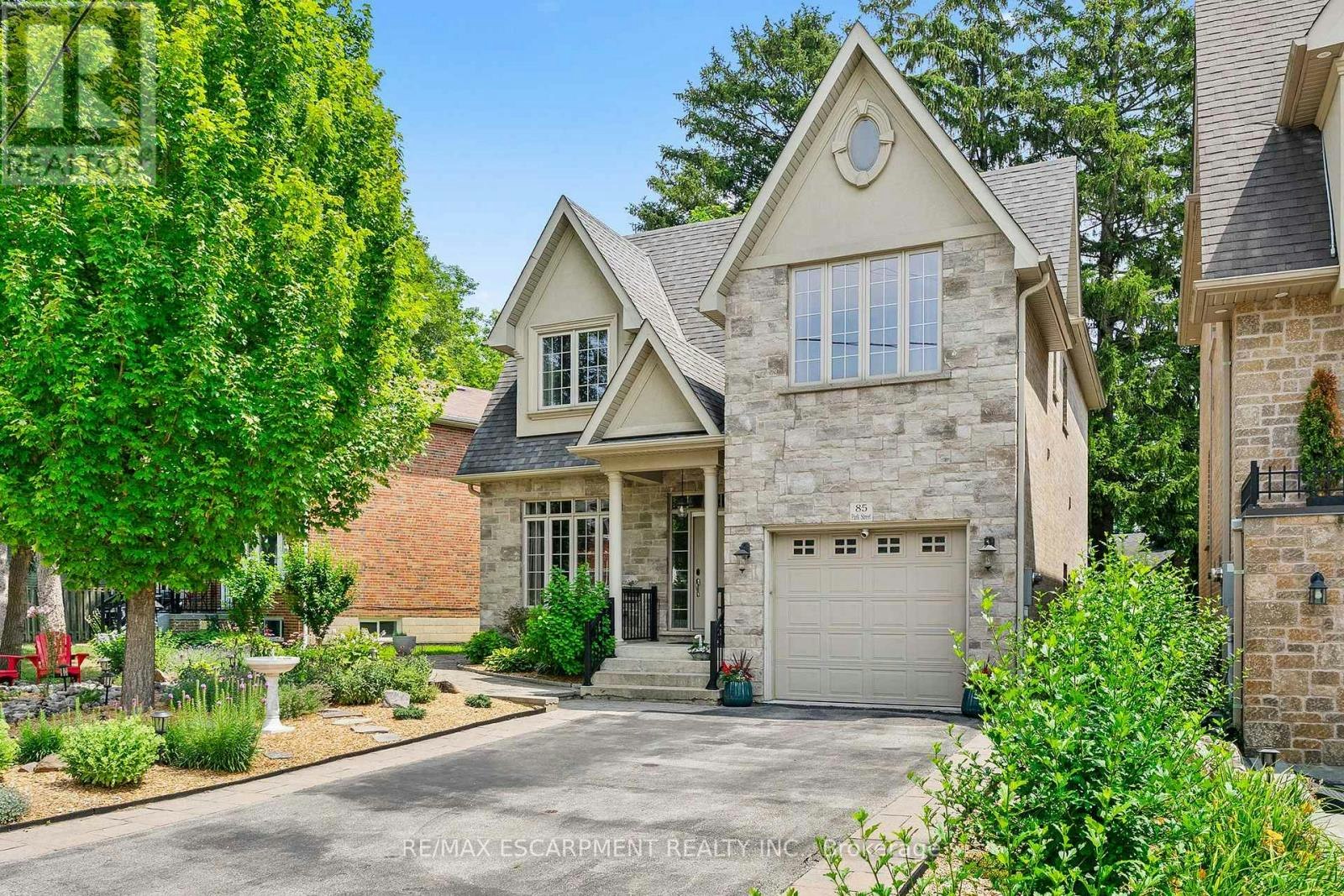 85 Park Street W, Mississauga, ON, L5H 1L2