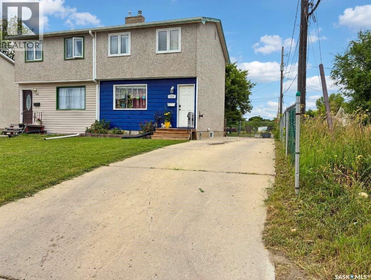4324 3rd Avenue N, Regina, SK, S4R 0X2