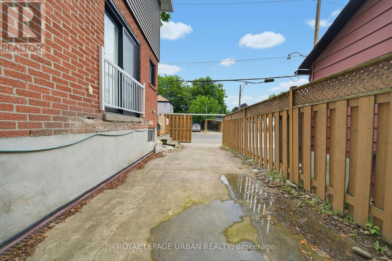 BASEMENT-153 Craven Road, Toronto, ON, M4L 2Z4 - 24