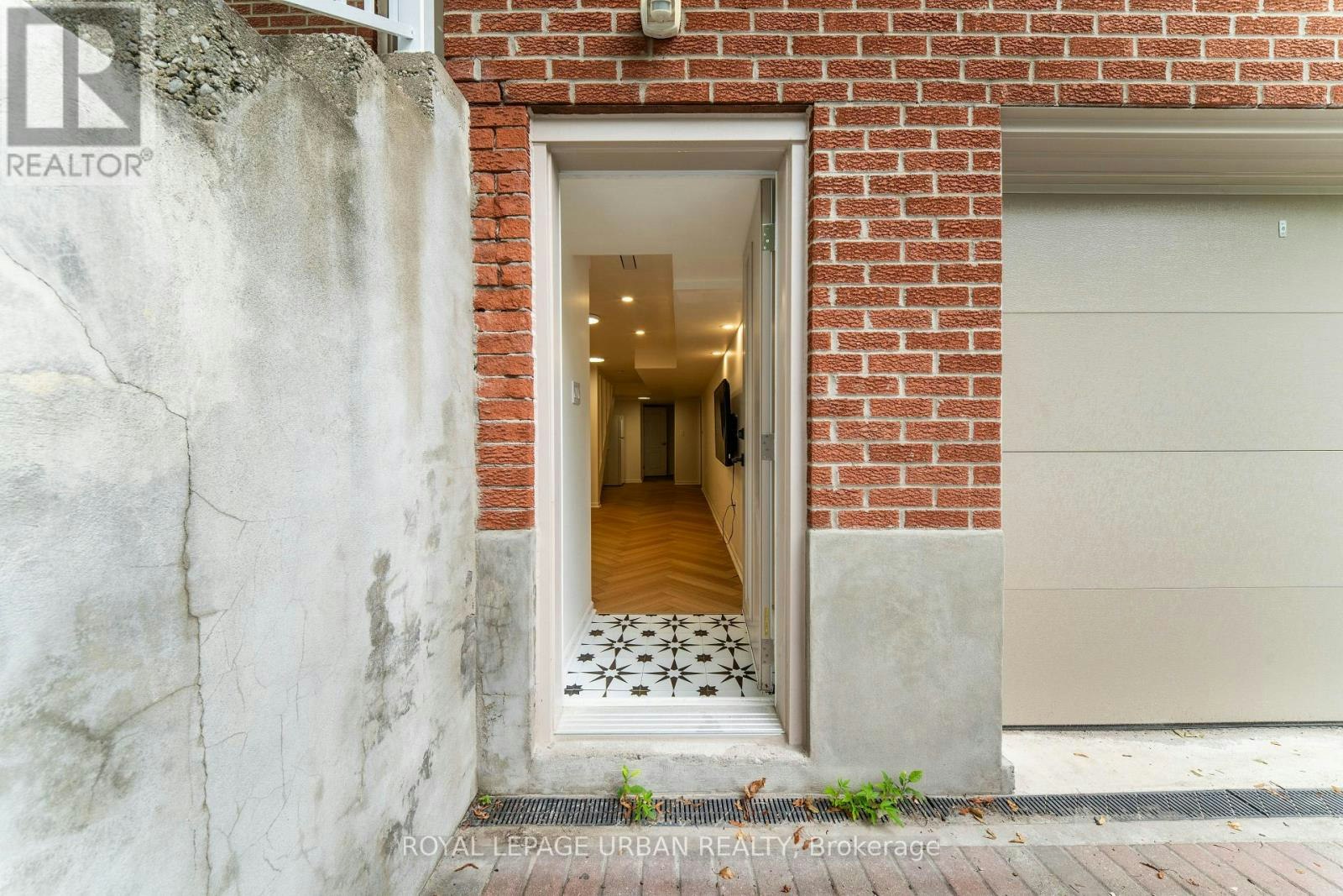 BASEMENT-153 Craven Road, Toronto, ON, M4L 2Z4 - 3
