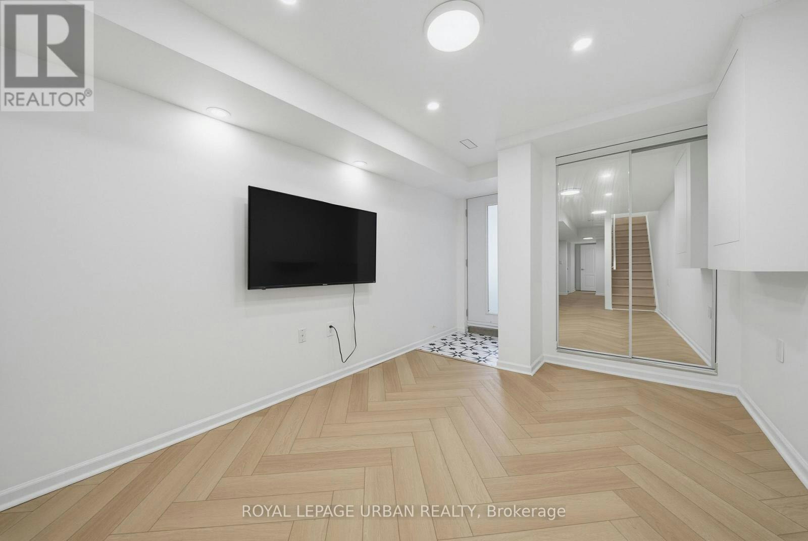 BASEMENT-153 Craven Road, Toronto, ON, M4L 2Z4 - 7