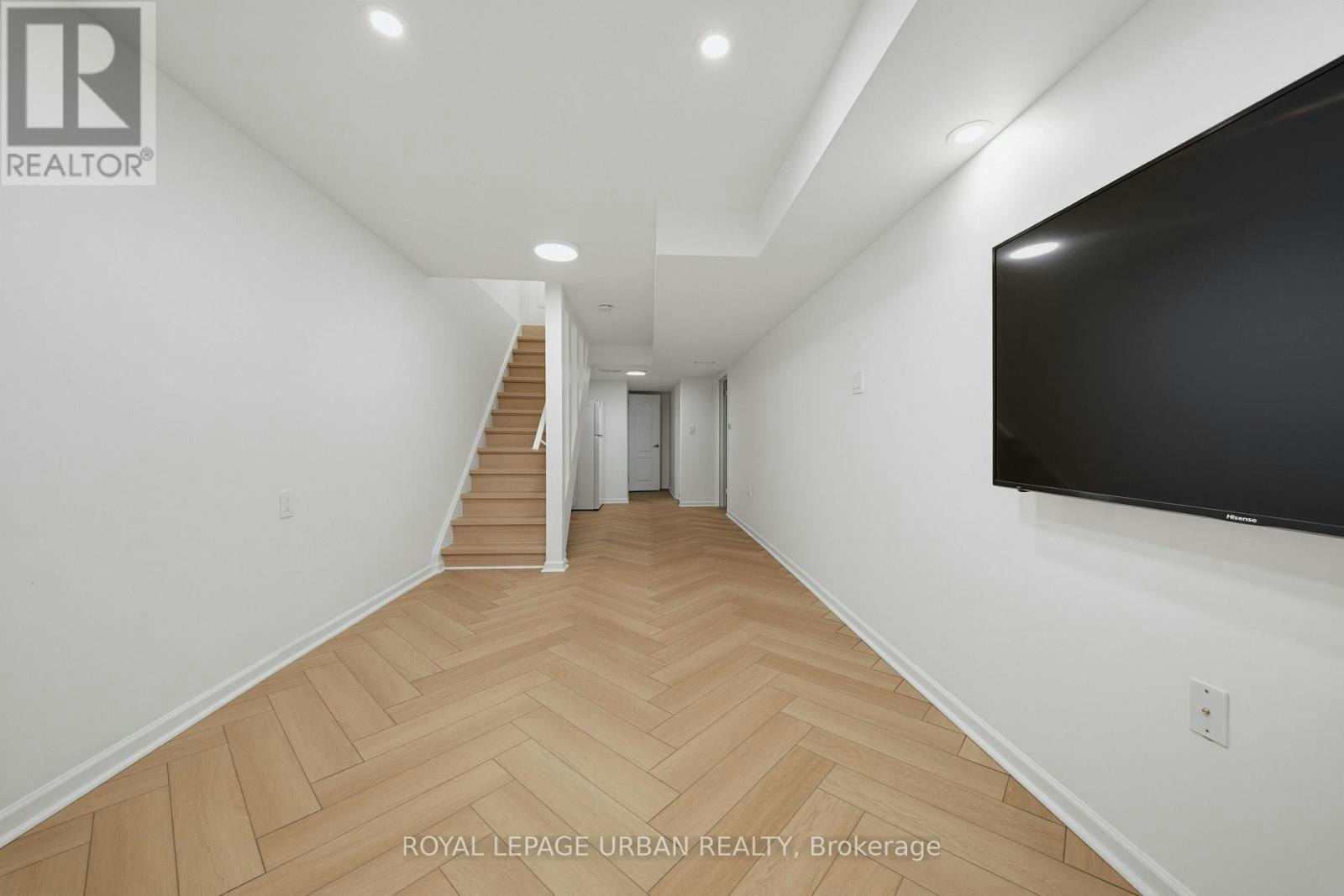 BASEMENT-153 Craven Road, Toronto, ON, M4L 2Z4 - 4