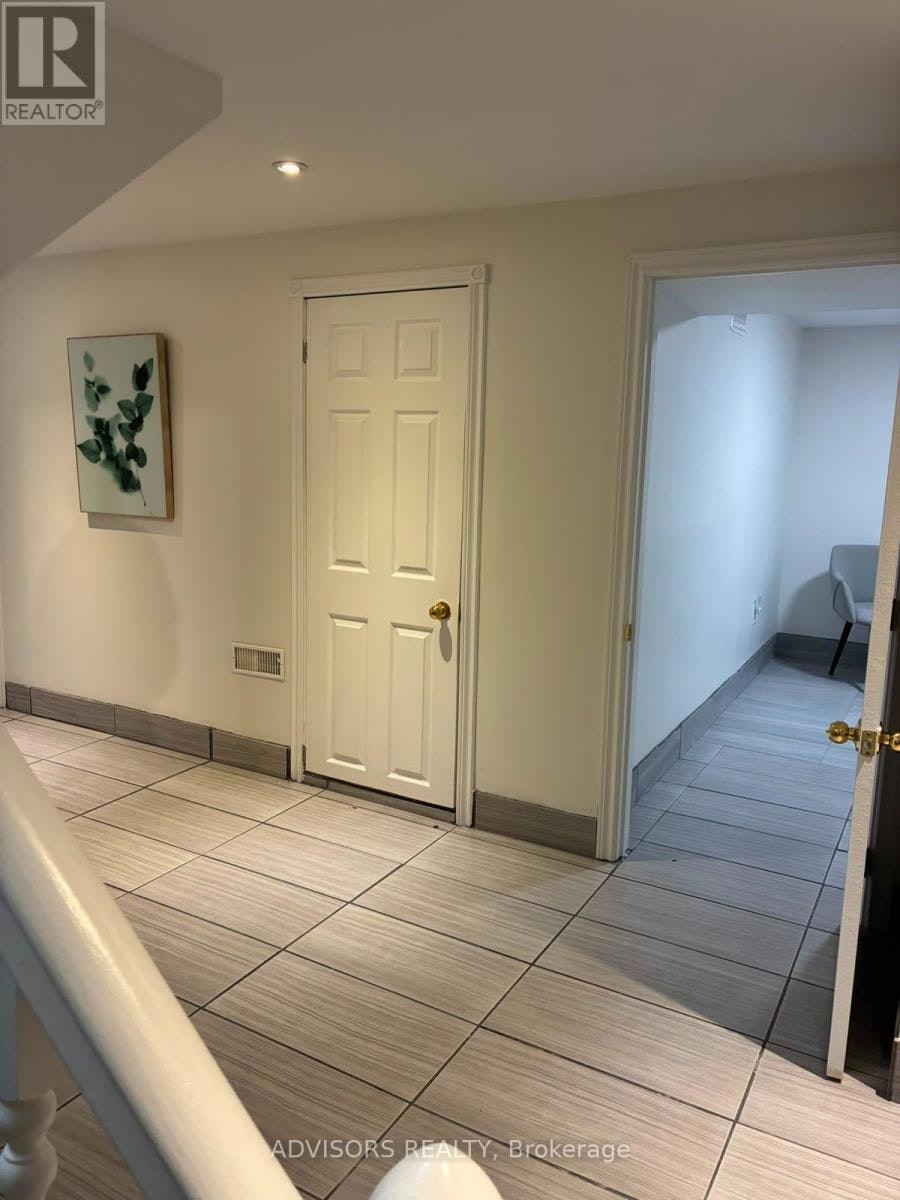 1470 Fisher Avenue, Burlington, ON, L7P 2L8 - 3