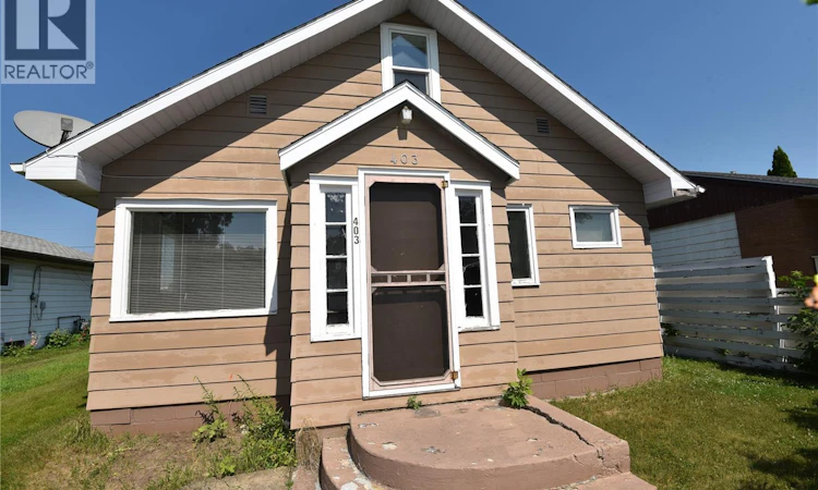 403 2nd Street W