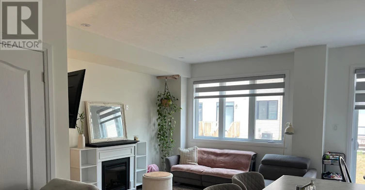 118 Varsity Drive, Welland, ON, L3B 0N3 - 4