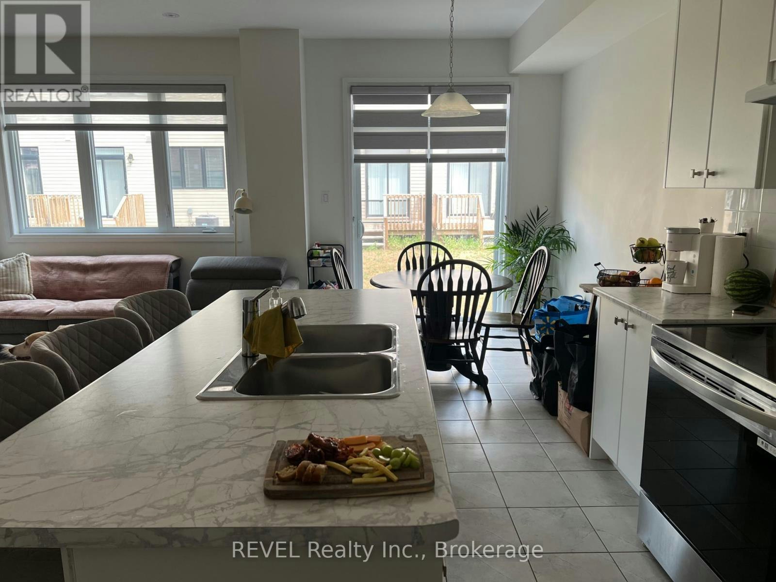 118 Varsity Drive, Welland, ON, L3B 0N3 - 3