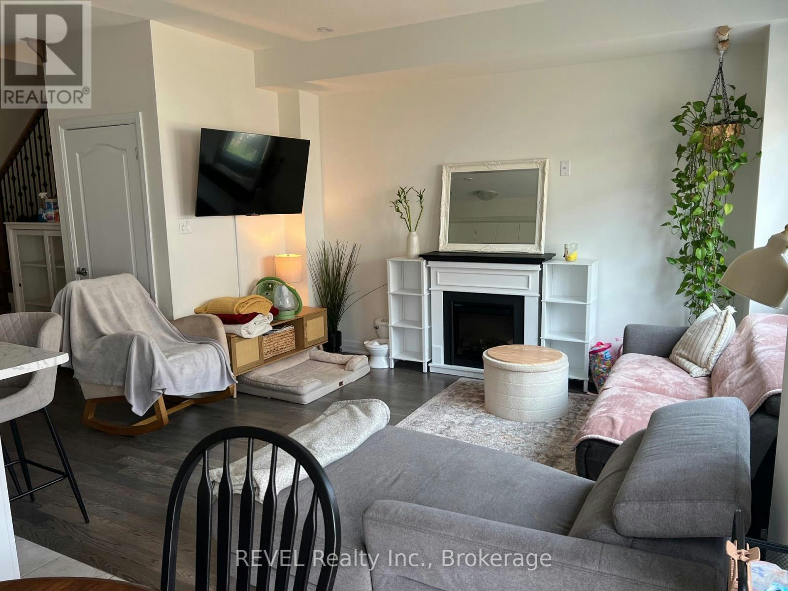 118 Varsity Drive, Welland, ON, L3B 0N3 - 2