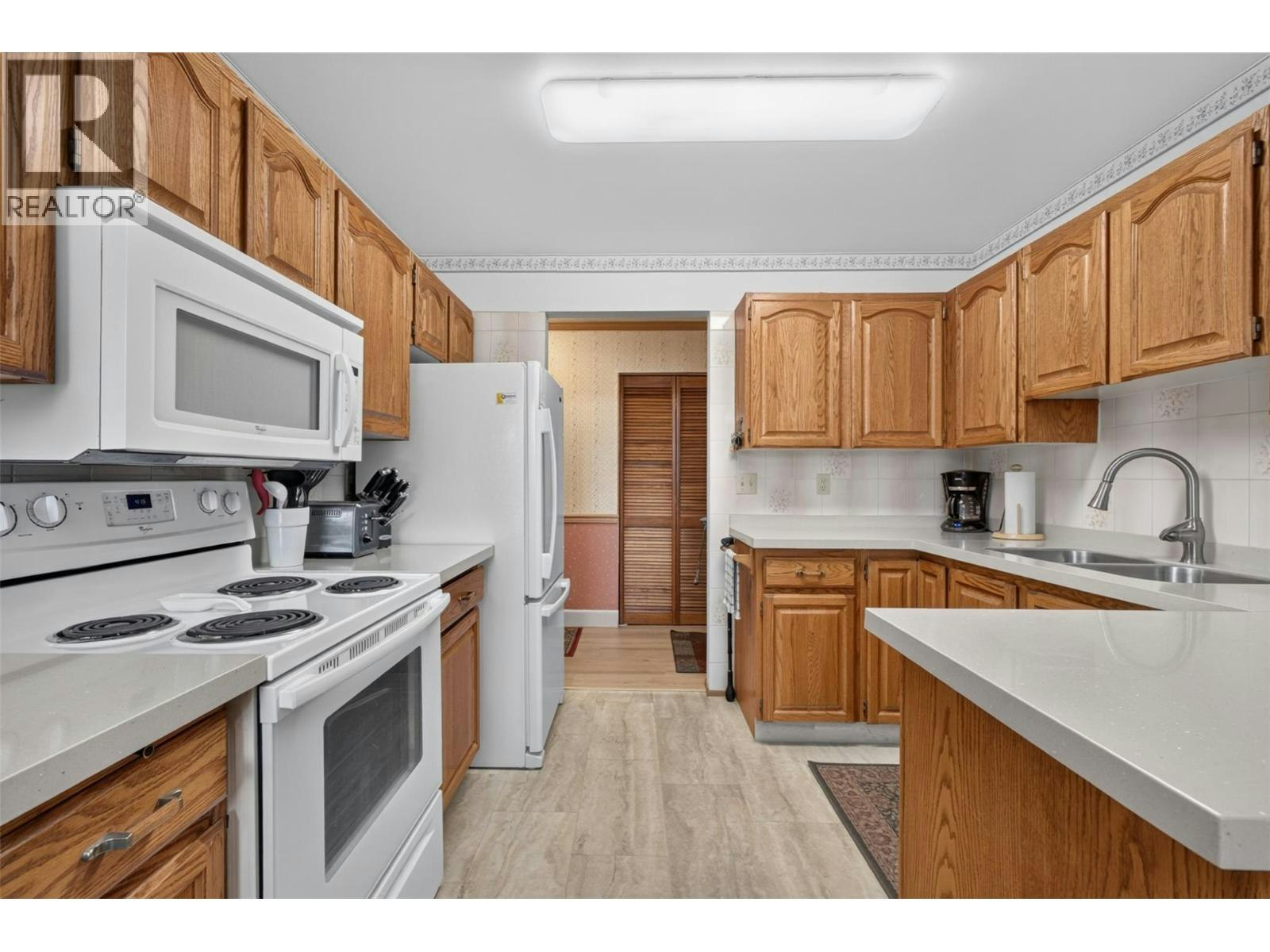 102 Lot 2-1229 Bernard Avenue, Kelowna, BC, V1Y 6R3