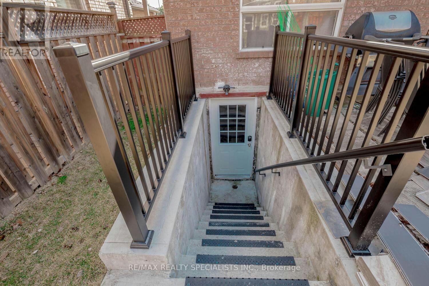 LOWER-2535 Raglan Court, Mississauga, ON, L5M 5L5 - 6