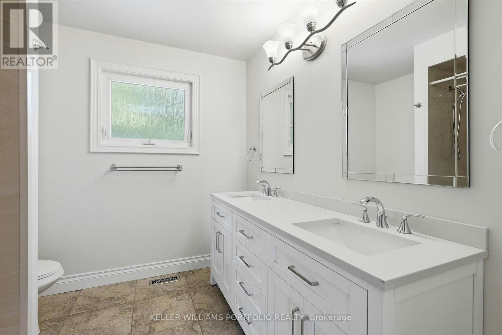 287 Royal Albert Court, Oakville, ON, L6H 3A7 - 34