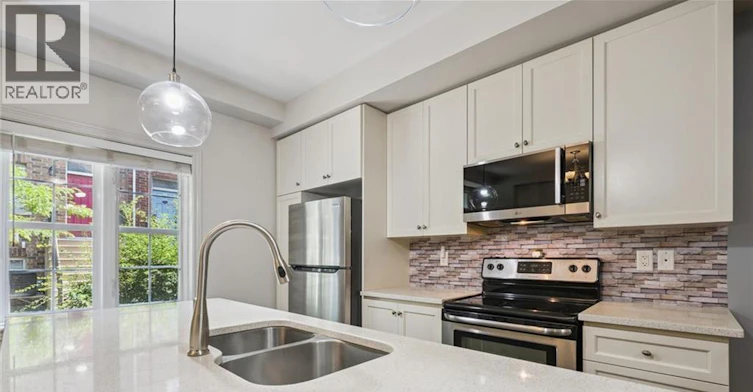 6 Beatrice Lane, Kitchener, ON, N2H 0B3 - 7