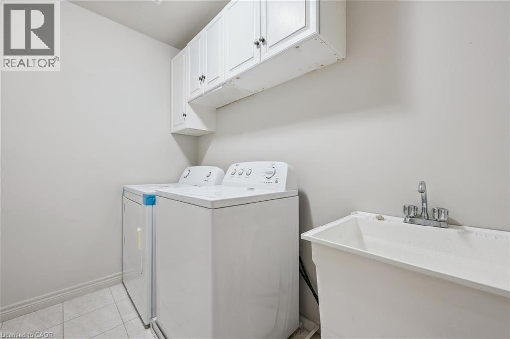 6 Beatrice Lane, Kitchener, ON, N2H 0B3 - 21