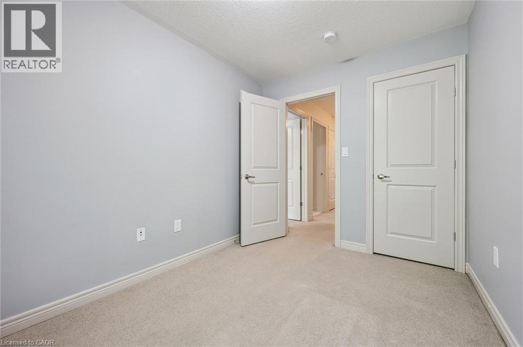 6 Beatrice Lane, Kitchener, ON, N2H 0B3 - 14