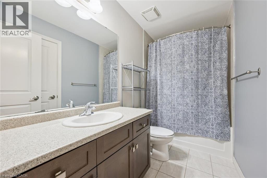 6 Beatrice Lane, Kitchener, ON, N2H 0B3 - 20