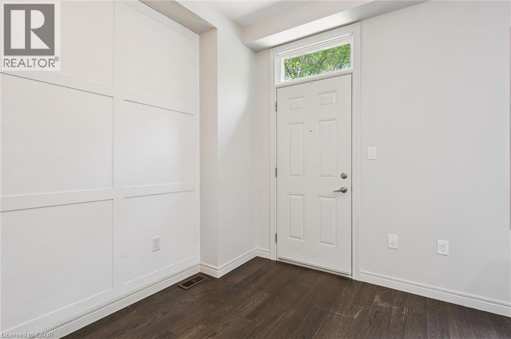 6 Beatrice Lane, Kitchener, ON, N2H 0B3 - 4
