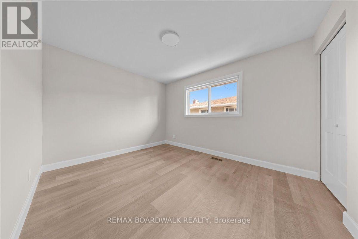 999 Meadowlands Drive, Ottawa, ON, K2E 7Z8 - 14